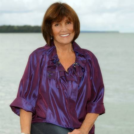 Dee Brestin